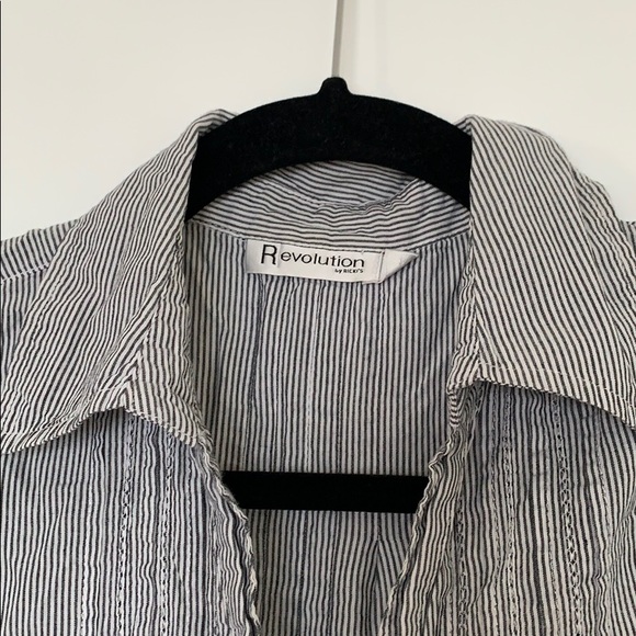 2 for $20 Lightweight blouse - Picture 4 of 6